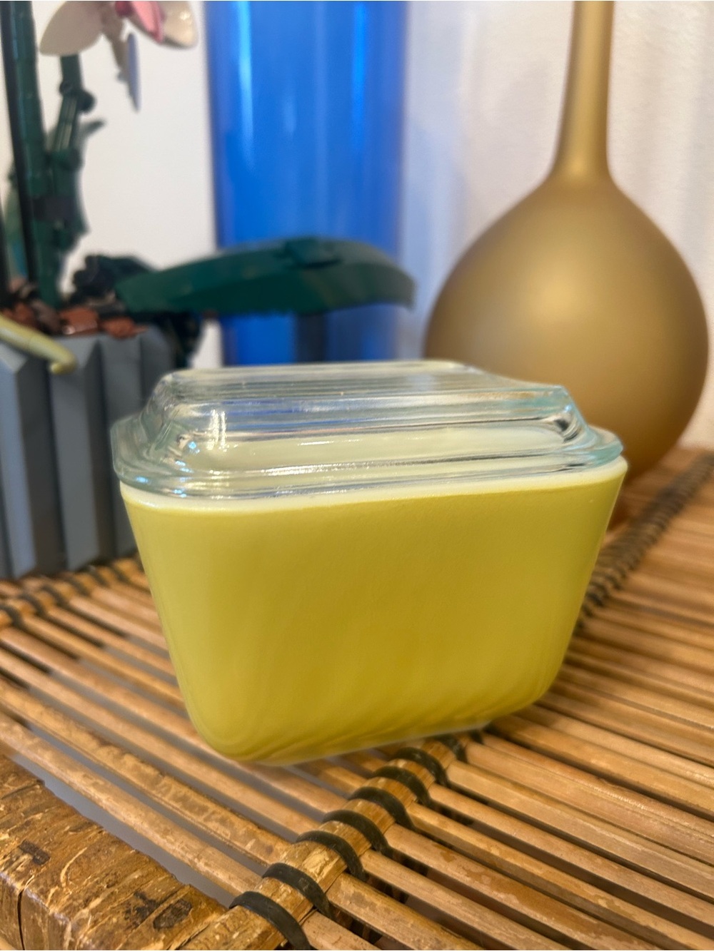 Vintage Pyrex Small Yellow Refrigerator Dish With Lid Number 501 b 1.5 cups